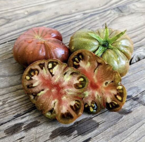 Pomidorų daigai AMERICAN RIBBED BLACK – mėsingi, vidutinio aukščio, ankstyvi